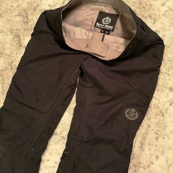 BETTY RIDES Snowboarding Pants Woman’s Size Medium - Picture 14 of 15